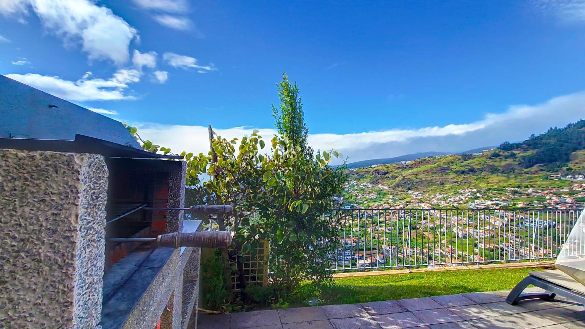 Villa Laura By Lovelystay Calheta  Eksteriør billede